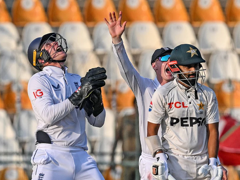 05t1ck9o_pakistan-vs-england_625x300_15_October_24